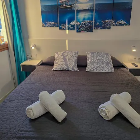 Daire Aqua Sun Geranios By Helloapartments *