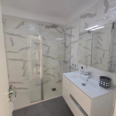 Apartmán Aqua Sun Geranios By Helloapartments *